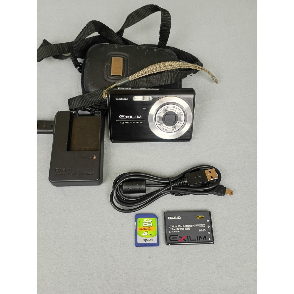 Casio Exilim EX-Z75 7.2MP Digital Camera Black Bundle with Case and SD Card